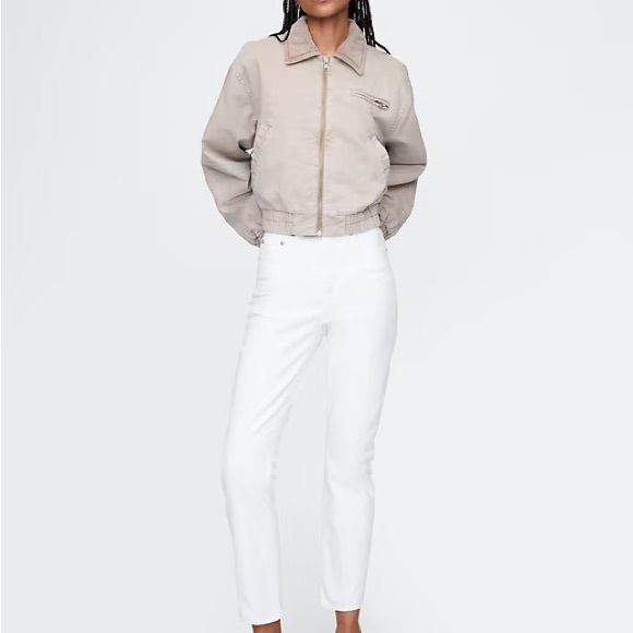 GAP Denim - GAP New with tags women’s white cigarette jeans!
